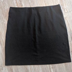 Black stretchy pencil skirt LIKE NEW!